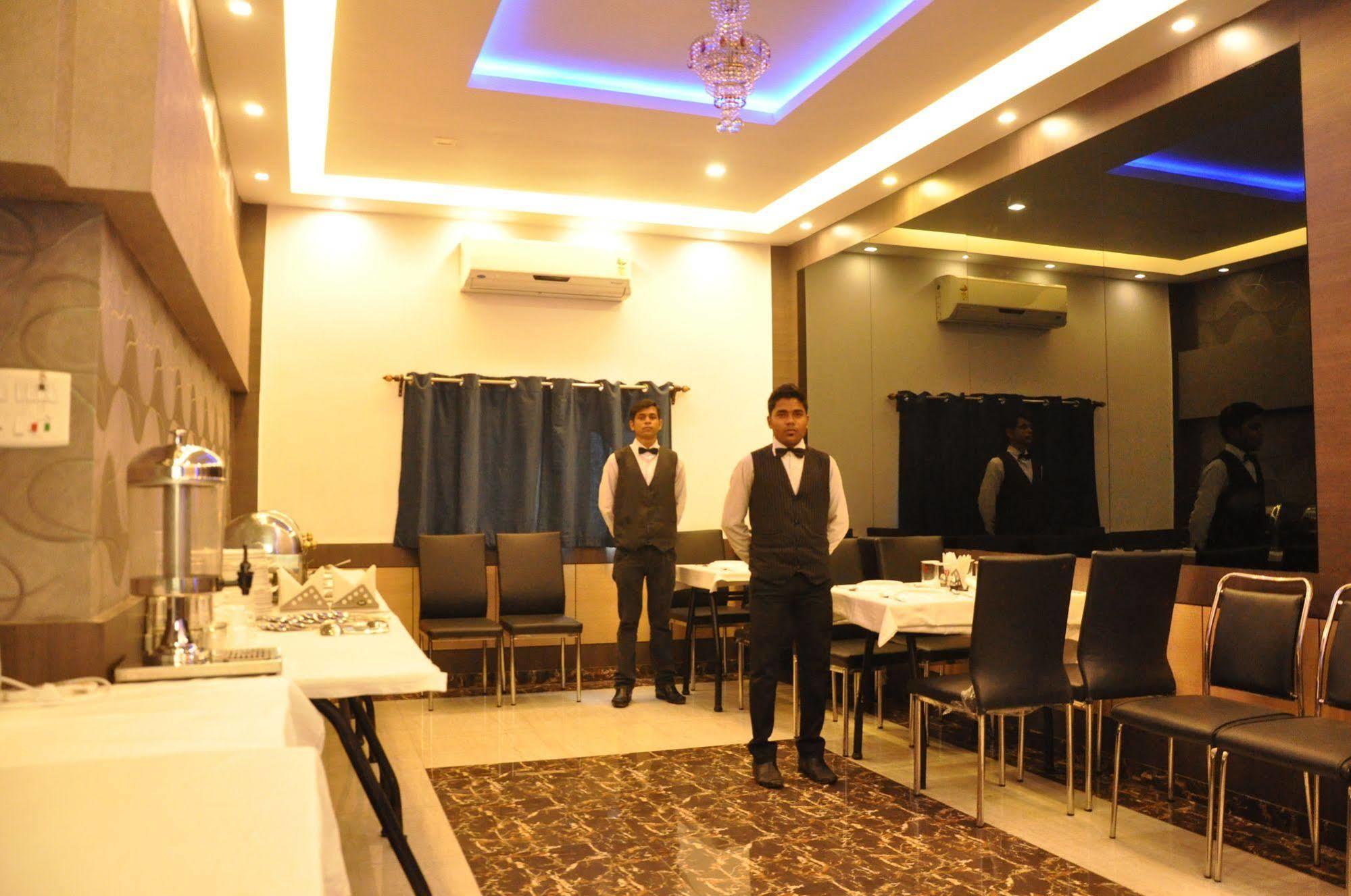 Hotel Esteem Kolkata Luaran gambar