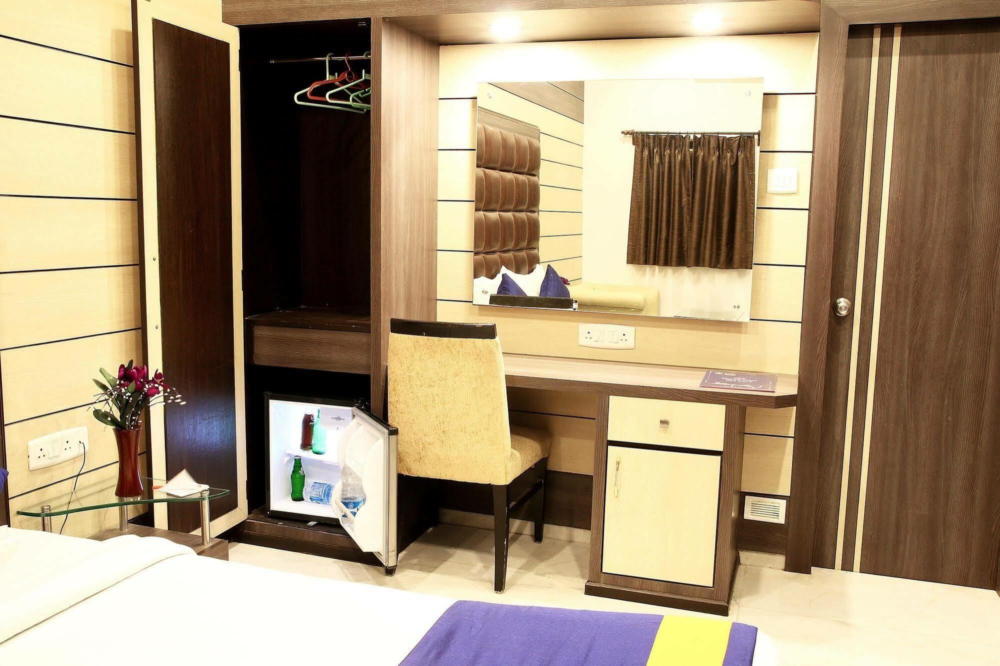 Hotel Esteem Kolkata Luaran gambar